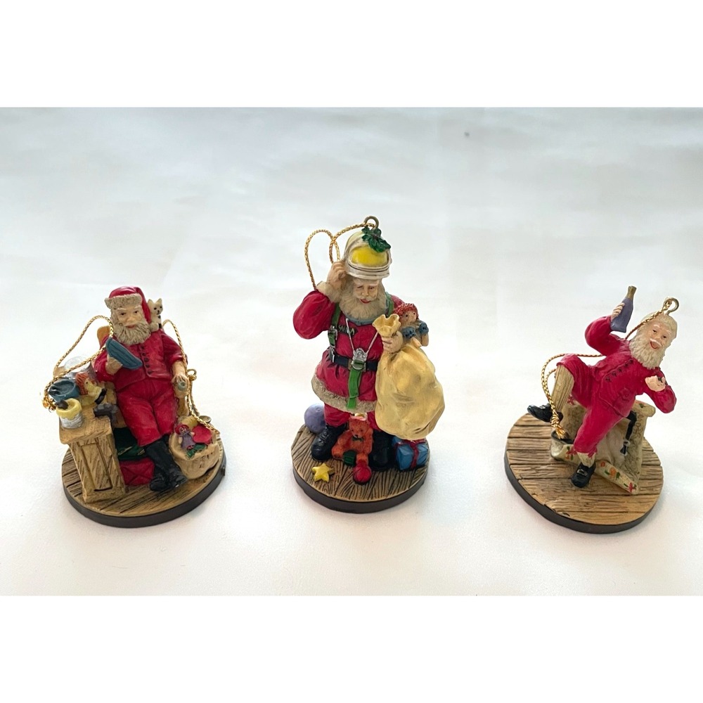 Rockwell's Celebration of Santa 3‎ Christmas Ornaments Relaxing Laughing Space